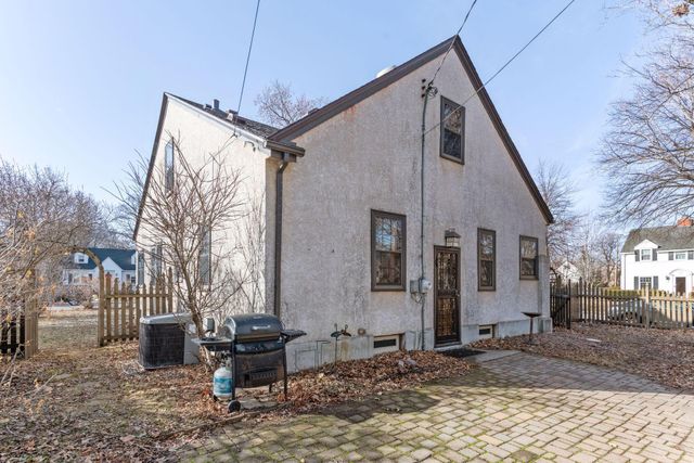 300 E Diamond Lake Road, Minneapolis, MN 55419