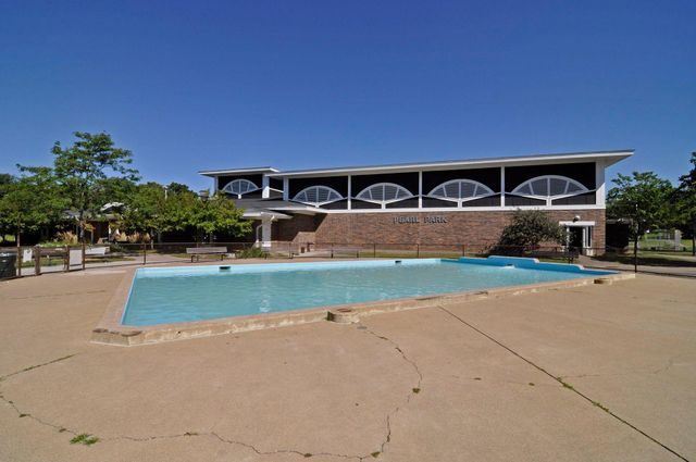 300 E Diamond Lake Road, Minneapolis, MN 55419