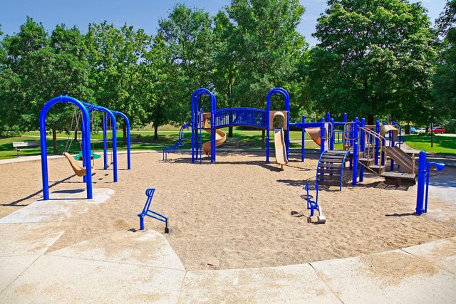 300 E Diamond Lake Road, Minneapolis, MN 55419