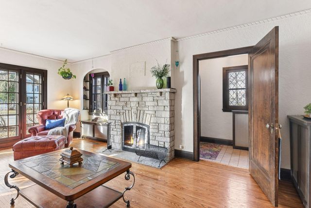 300 E Diamond Lake Road, Minneapolis, MN 55419