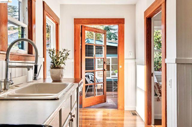 2319 Woolsey St, Berkeley, CA 94705