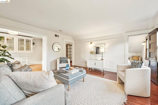 2319 Woolsey St, Berkeley, CA 94705