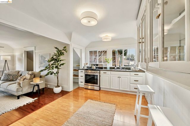 2319 Woolsey St, Berkeley, CA 94705