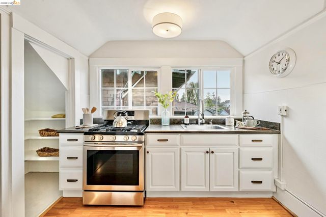 2319 Woolsey St, Berkeley, CA 94705