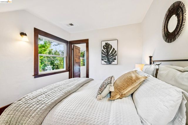 2319 Woolsey St, Berkeley, CA 94705