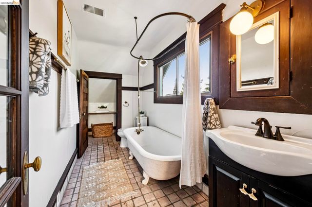 2319 Woolsey St, Berkeley, CA 94705
