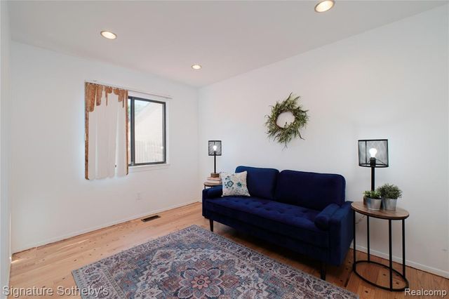 5188 W Richard Run, West Bloomfield, MI 48322