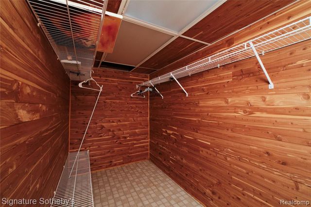 5188 W Richard Run, West Bloomfield, MI 48322