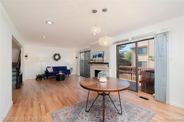 5188 W Richard Run, West Bloomfield, MI 48322