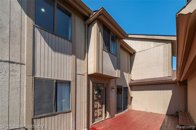 5188 W Richard Run, West Bloomfield, MI 48322