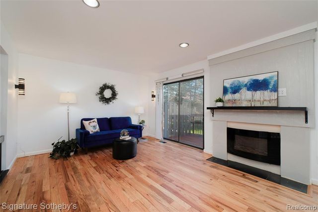 5188 W Richard Run, West Bloomfield, MI 48322