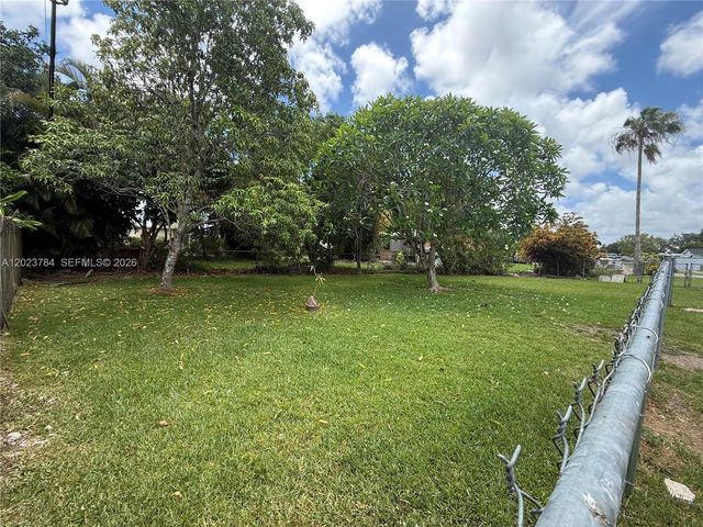 14431 SW 285th St, Homestead, FL 33033
