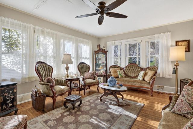 2946 Morgan Avenue N, Minneapolis, MN 55411