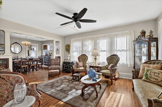 2946 Morgan Avenue N, Minneapolis, MN 55411