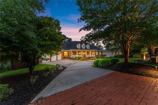 6707 Summer Crest Court, Flowery Branch, GA 30542