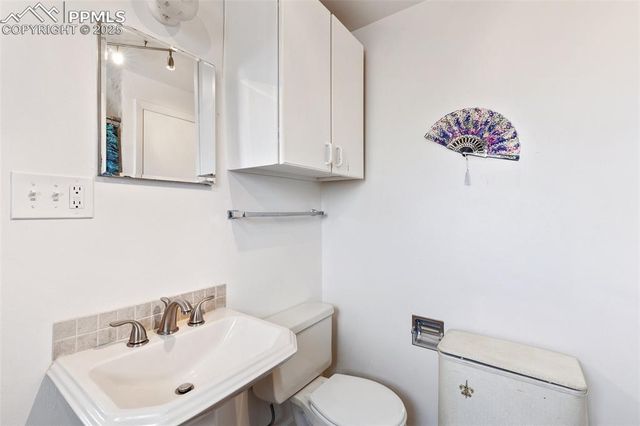 1512 E Monument Street, Colorado Springs, CO 80909