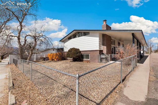 1512 E Monument Street, Colorado Springs, CO 80909