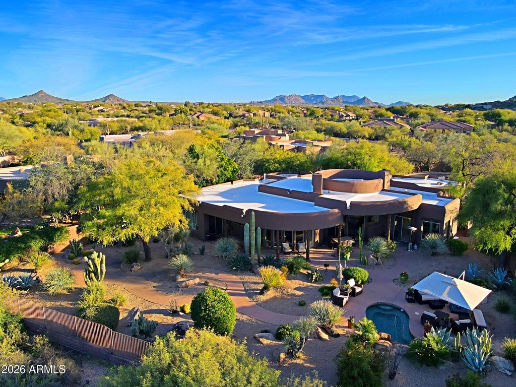 Image 1 of property listing at 7840 E THORNTREE Drive, Scottsdale, AZ 85266