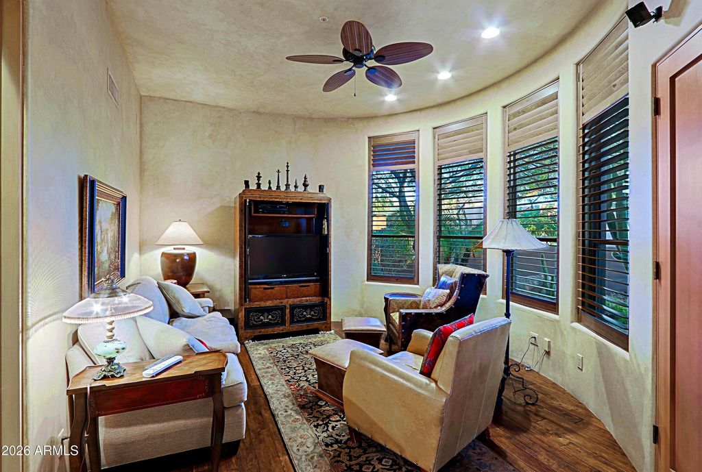 Image 26 of property listing at 7840 E THORNTREE Drive, Scottsdale, AZ 85266