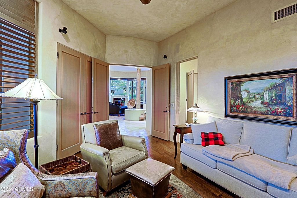 Image 27 of property listing at 7840 E THORNTREE Drive, Scottsdale, AZ 85266