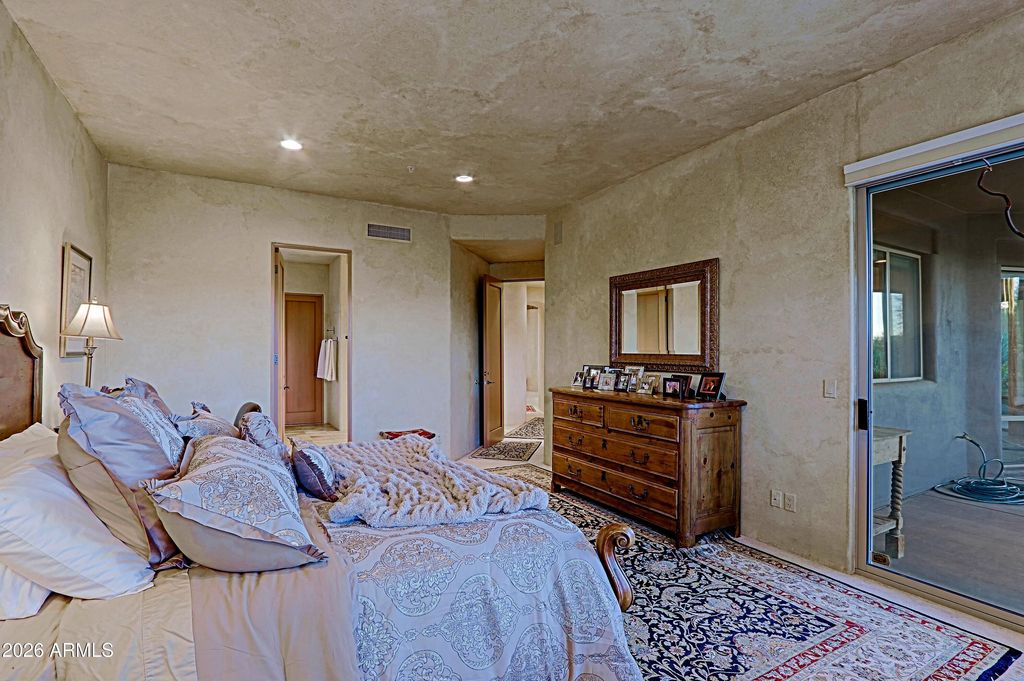 Image 37 of property listing at 7840 E THORNTREE Drive, Scottsdale, AZ 85266