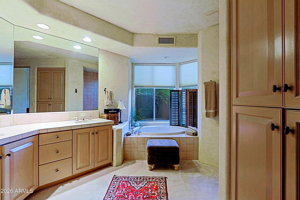 Image 45 of property listing at 7840 E THORNTREE Drive, Scottsdale, AZ 85266