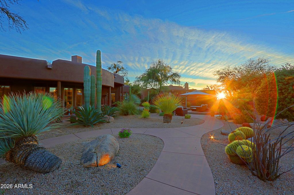 Image 60 of property listing at 7840 E THORNTREE Drive, Scottsdale, AZ 85266