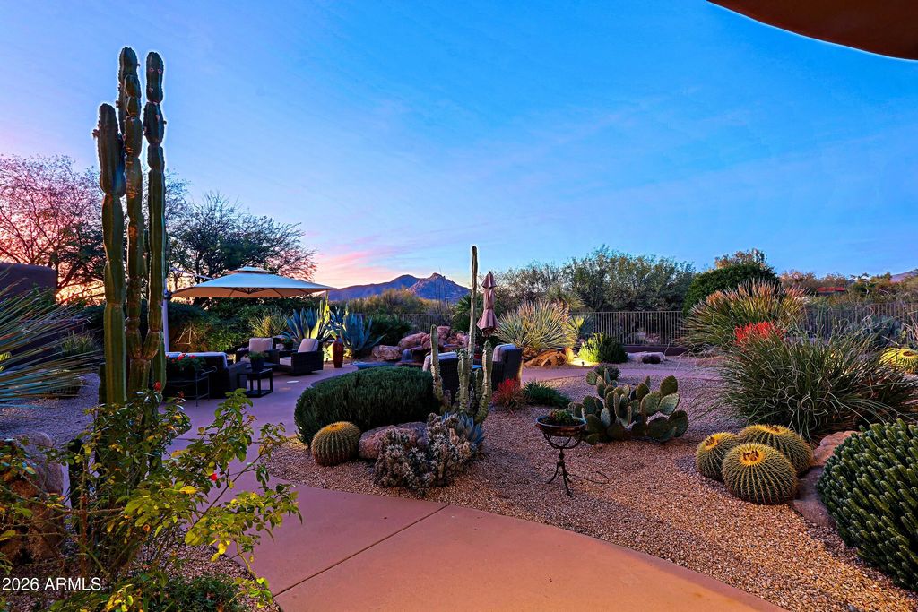 Image 61 of property listing at 7840 E THORNTREE Drive, Scottsdale, AZ 85266