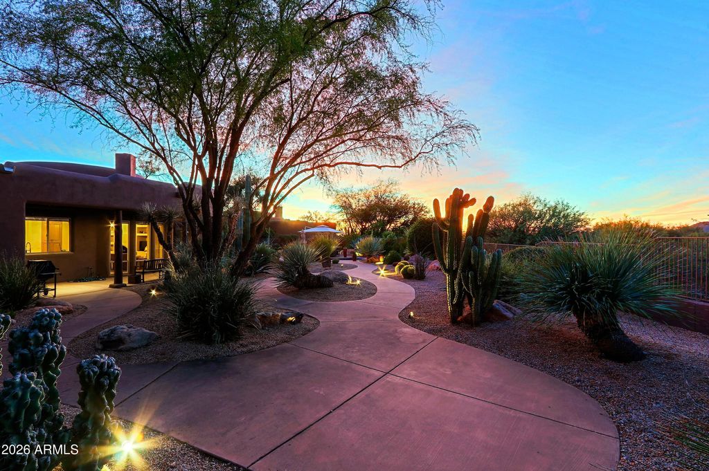 Image 63 of property listing at 7840 E THORNTREE Drive, Scottsdale, AZ 85266