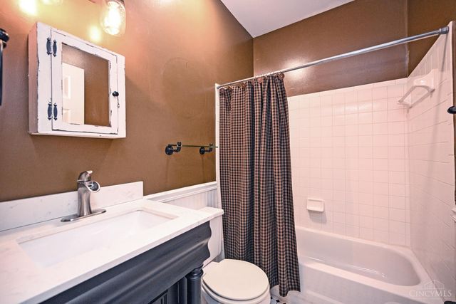 5461 Hanover Circle, Cincinnati, OH 45230
