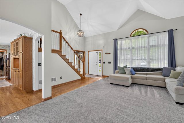807 Whisperwood Parkway, Holland, OH 43528