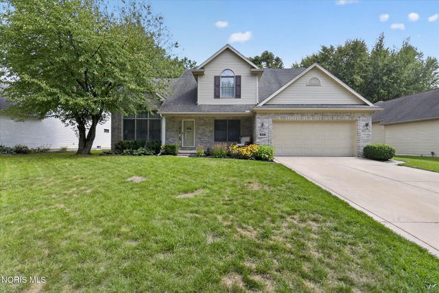 807 Whisperwood Parkway, Holland, OH 43528