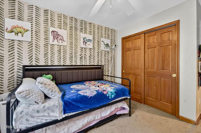 807 Whisperwood Parkway, Holland, OH 43528