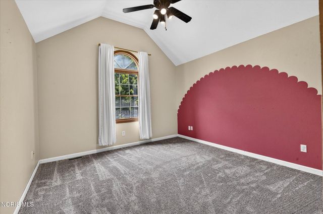 807 Whisperwood Parkway, Holland, OH 43528