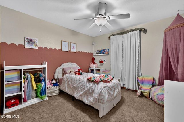 807 Whisperwood Parkway, Holland, OH 43528