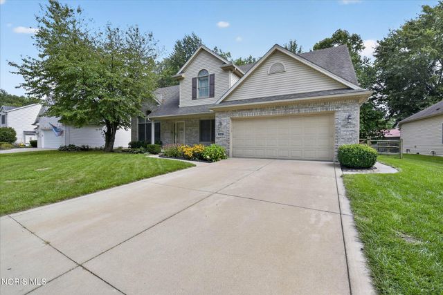 807 Whisperwood Parkway, Holland, OH 43528