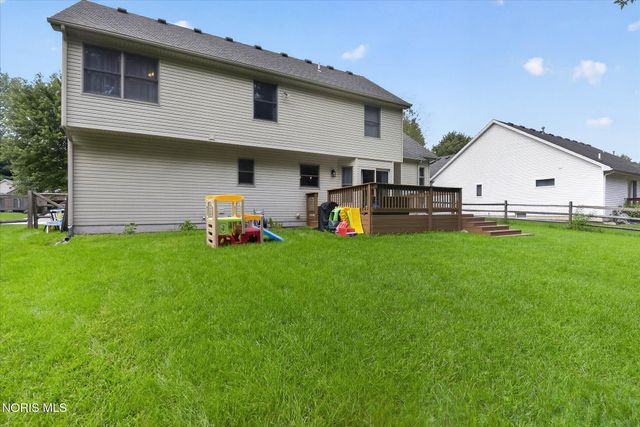 807 Whisperwood Parkway, Holland, OH 43528