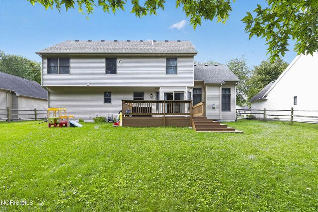 807 Whisperwood Parkway, Holland, OH 43528