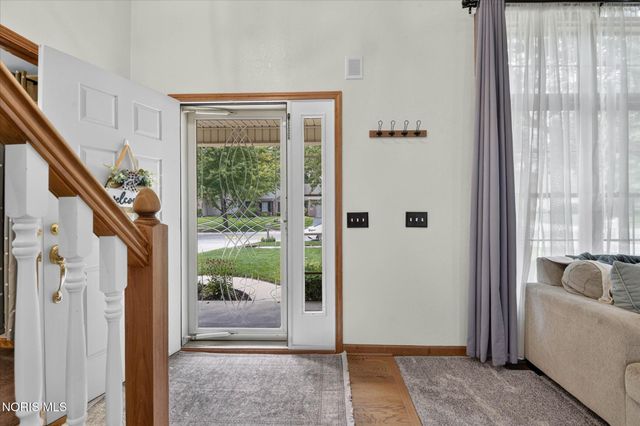 807 Whisperwood Parkway, Holland, OH 43528