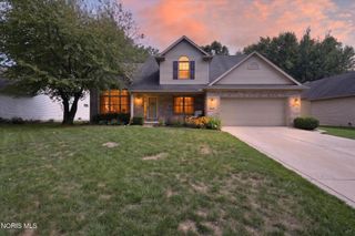 807 Whisperwood Parkway, Holland, OH 43528