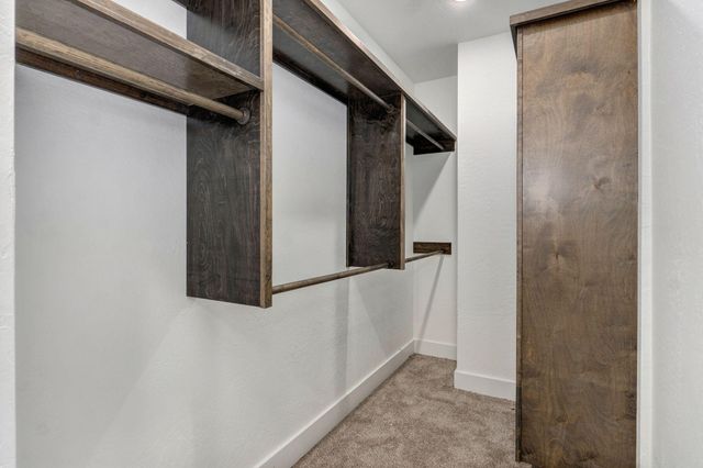 2925 W Teton Drive, Springfield, MO 65810