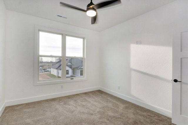 2925 W Teton Drive, Springfield, MO 65810