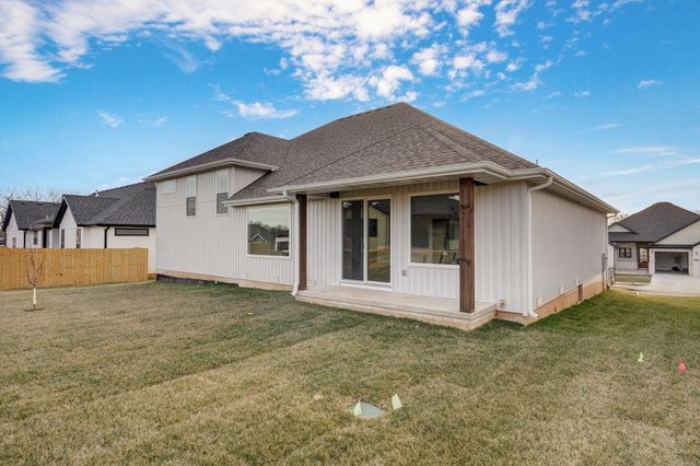 2925 W Teton Drive, Springfield, MO 65810