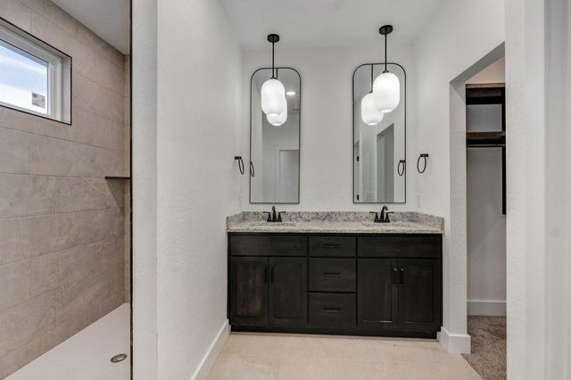 2925 W Teton Drive, Springfield, MO 65810