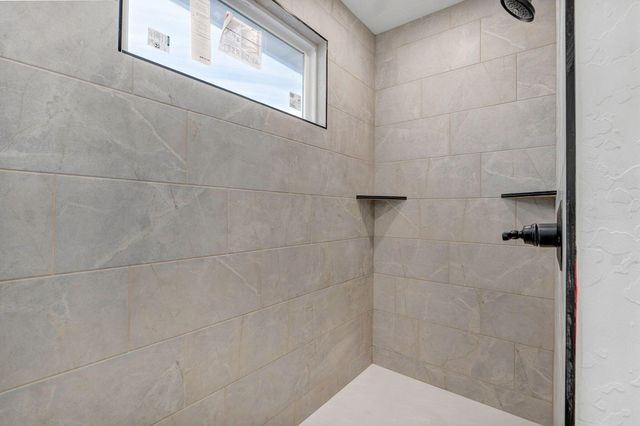 2925 W Teton Drive, Springfield, MO 65810