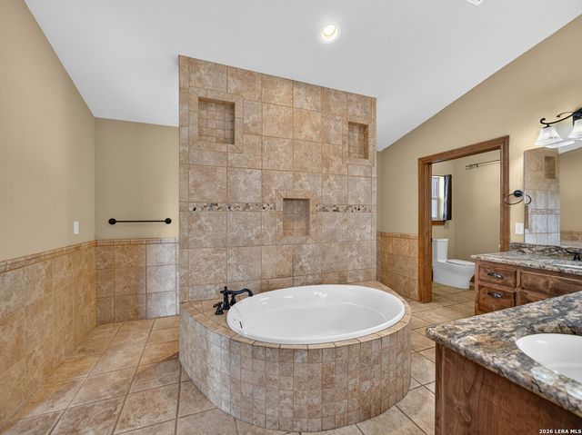 911 STONEY RIDGE RD, Bulverde, TX 78163