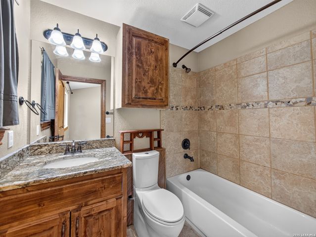 911 STONEY RIDGE RD, Bulverde, TX 78163