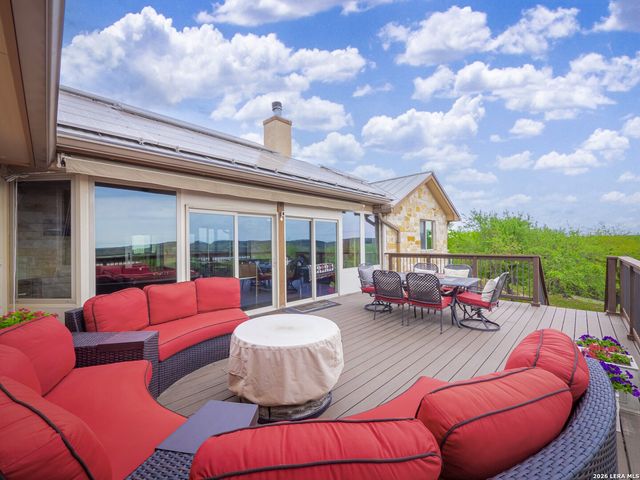 911 STONEY RIDGE RD, Bulverde, TX 78163