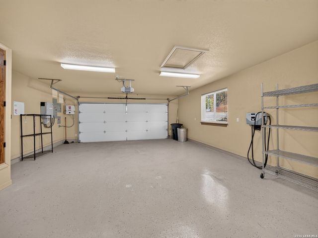 911 STONEY RIDGE RD, Bulverde, TX 78163