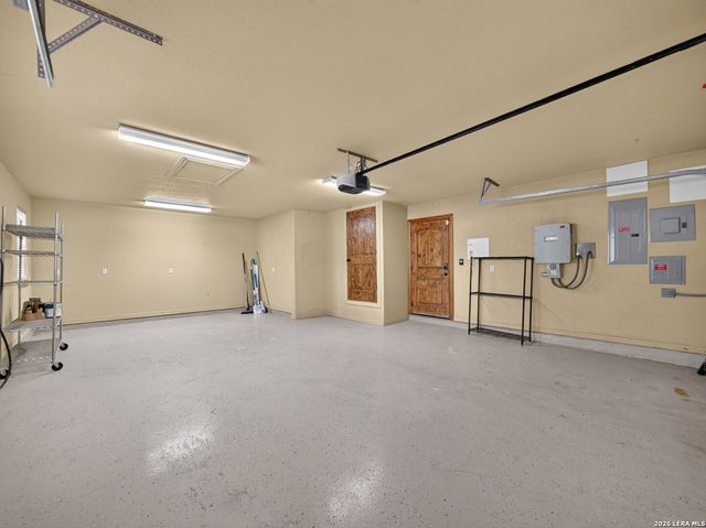 911 STONEY RIDGE RD, Bulverde, TX 78163